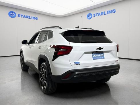 Certified 2025 Chevrolet Trax RS w/ Driver Confidence Package image 12