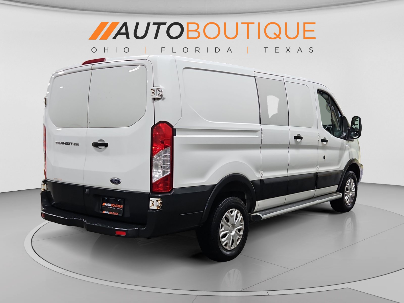 Used 2018 Ford Transit 250 130 Low Roof w/ Exterior Upgrade Package RWD image 5