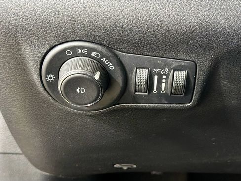 Used 2023 Jeep Compass Limited AWD/4WD image 12