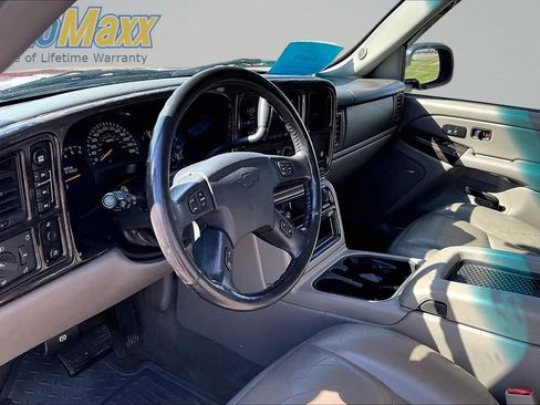 Used 2005 Chevrolet Avalanche Z71 w/ Sun And Sound Package AWD/4WD image 20