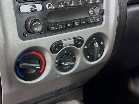 Used 2011 GMC Canyon SLE image 15