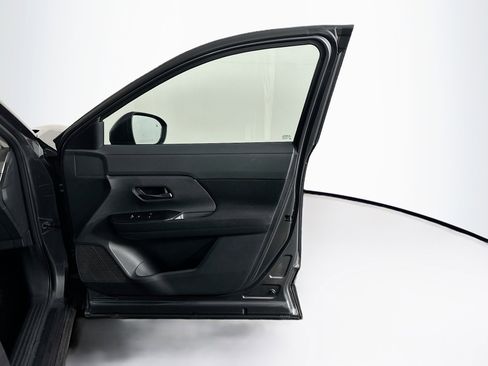 Used 2025 Nissan Kicks S image 29