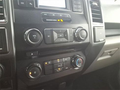 Used 2018 Ford F150 XLT w/ Trailer Tow Package image 19