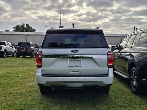 Used 2020 Ford Expedition XLT image 5