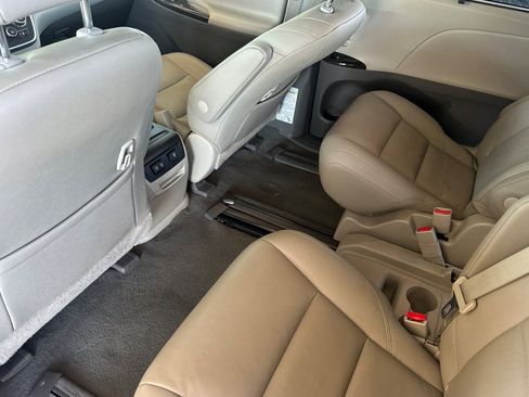 Certified 2020 Toyota Sienna XLE w/ XLE Navigation Package FWD image 14