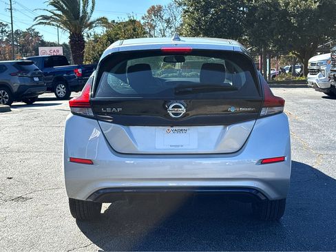 Used 2019 Nissan Leaf SV w/ SV Technology Package image 22