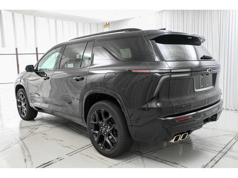 Used 2024 Chevrolet Traverse RS FWD image 5