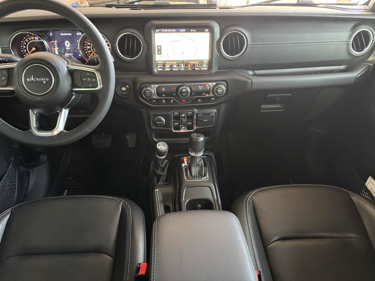 Used 2023 Jeep Gladiator Overland AWD/4WD image 11