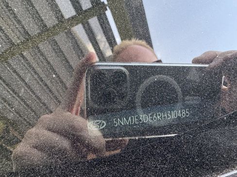 Used 2024 Hyundai Tucson Limited image 45