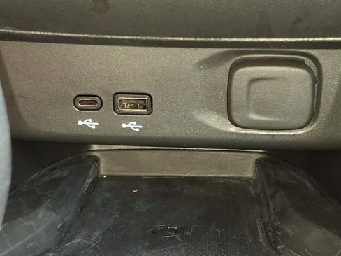 Used 2024 Buick Envista Sport Touring w/ Convenience I Package FWD image 24