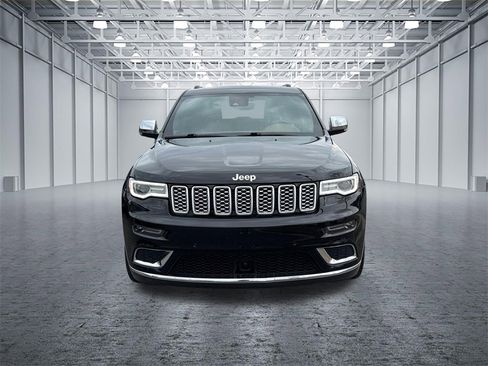 Used 2019 Jeep Grand Cherokee Summit image 8