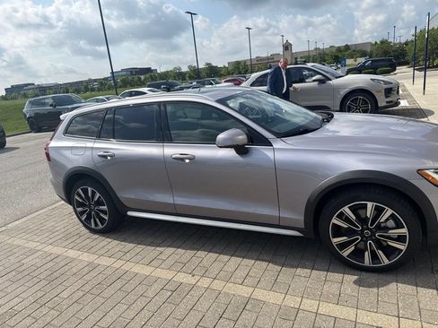 Used 2026 Volvo V60 B5 Cross Country Ultra w/ Climate Package AWD/4WD image 5