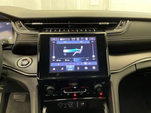 Used 2023 Jeep Grand Cherokee L Laredo RWD image 15