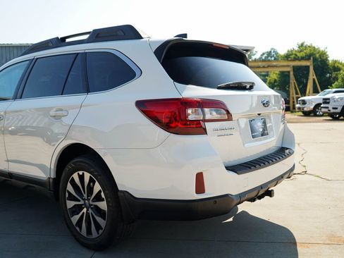 Used 2017 Subaru Outback 3.6R Limited AWD/4WD image 21