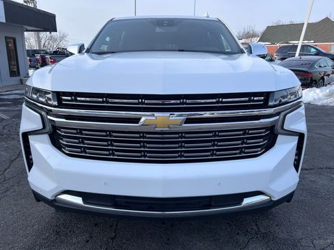 Used 2023 Chevrolet Suburban Premier image 3