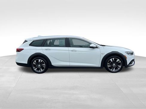 Used 2019 Buick Regal Essence w/ Driver Confidence Package I image 8