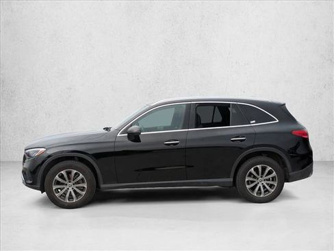 Used 2025 Mercedes-Benz GLC 300 4MATIC image 8