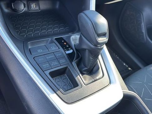 Used 2024 Toyota RAV4 XLE image 29