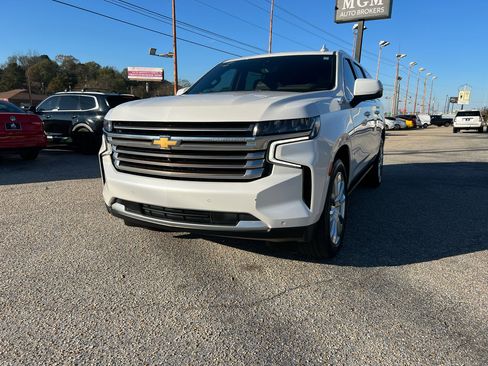 Used 2021 Chevrolet Suburban High Country w/ Premium Package image 7
