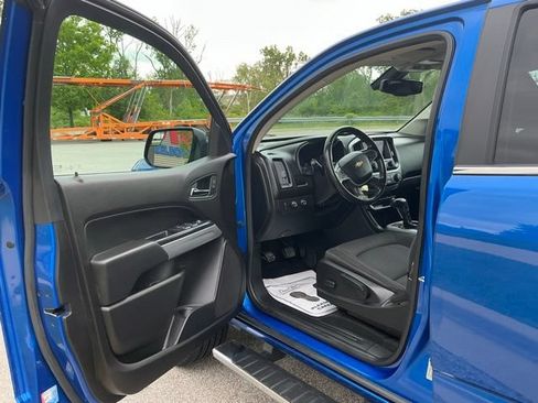 Used 2018 Chevrolet Colorado LT w/ LT Convenience Package AWD/4WD image 16