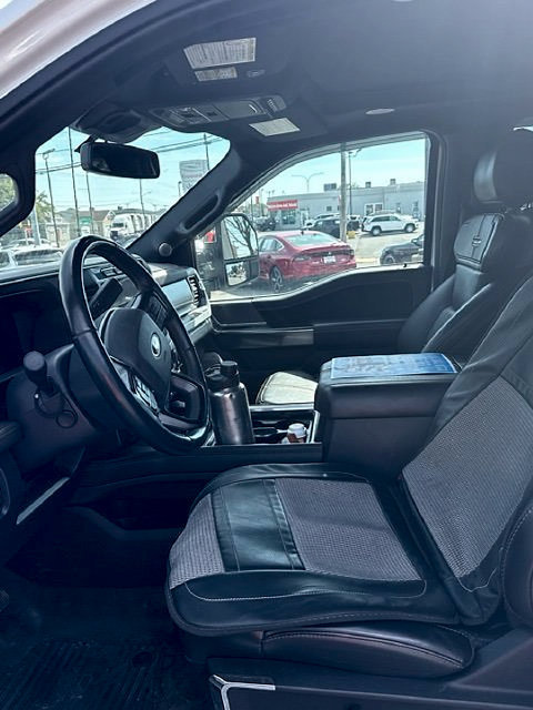 Used 2024 Ford F250 Platinum w/ FX4 Off-Road Package AWD/4WD image 9