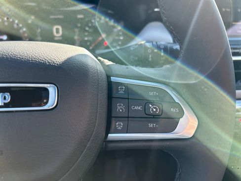 Used 2025 Jeep Compass Limited w/ Sun & Sound Group image 37