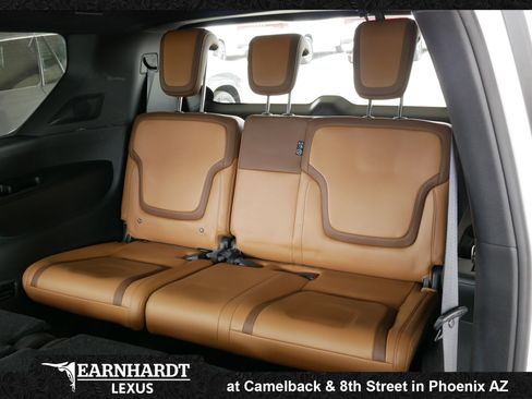 Used 2025 Nissan Armada SL image 4