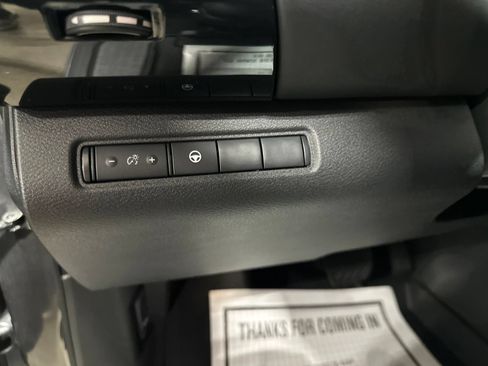 Used 2024 Nissan Pathfinder SV AWD/4WD image 12