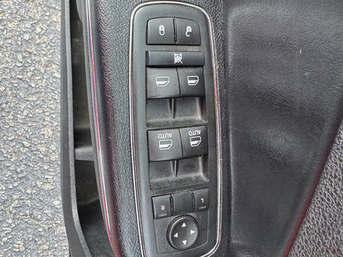 Used 2013 Dodge Charger SE image 14