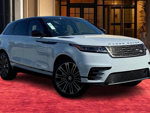 New 2026 Land Rover Range Rover Velar Dynamic SE image 3