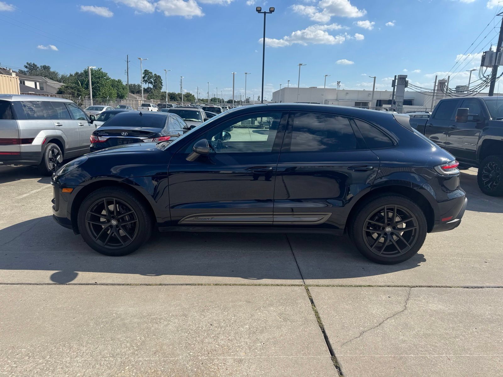 Used 2023 Porsche Macan Turbo AWD/4WD image 3