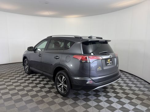 Used 2016 Toyota RAV4 XLE AWD/4WD image 8