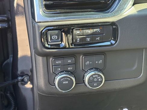 Certified 2025 GMC Yukon Denali AWD/4WD image 31