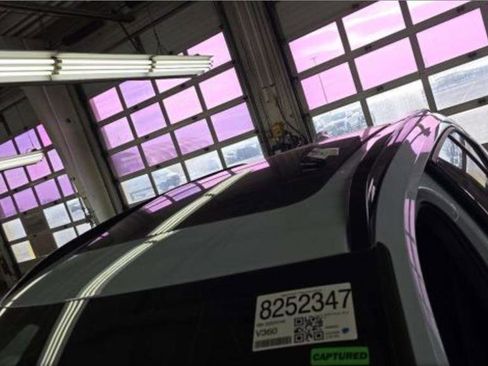 Certified 2025 Volvo XC40 B5 Plus image 9