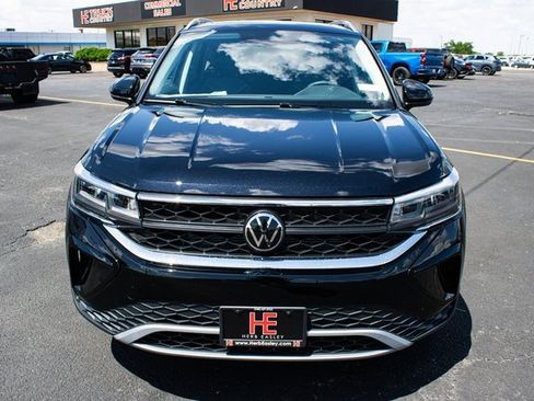 Used 2023 Volkswagen Taos SE image 9