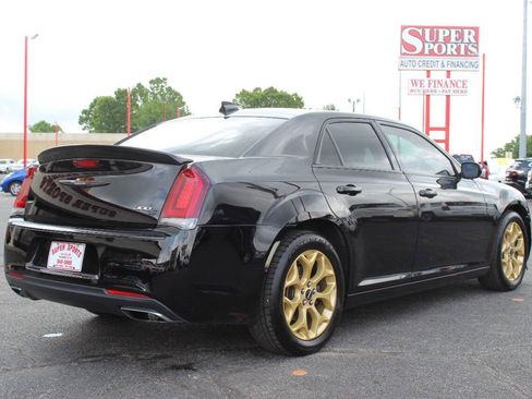 Used 2017 Chrysler 300 S image 4