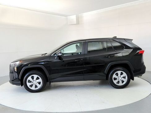 Used 2025 Toyota RAV4 LE AWD/4WD image 3