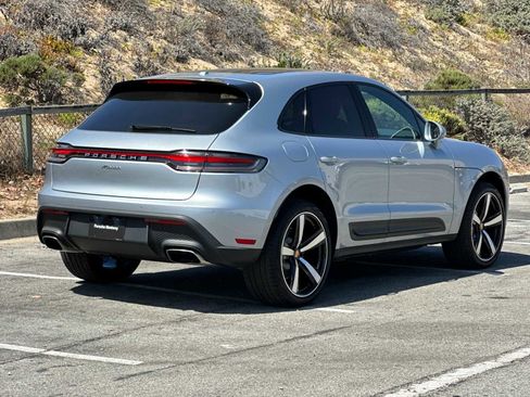 Used 2024 Porsche Macan image 7