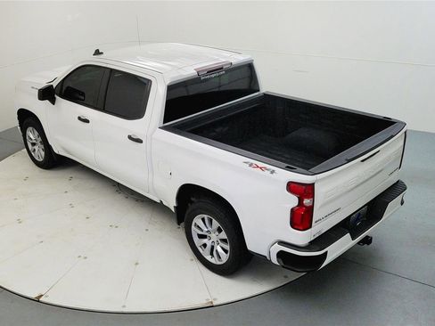 Used 2020 Chevrolet Silverado 1500 Custom w/ Custom Value Package image 14
