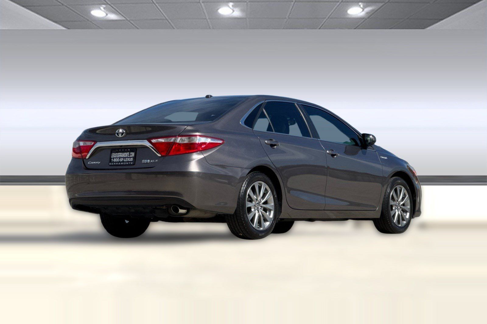 Used 2015 Toyota Camry XLE w/ Moonroof Package FWD image 8