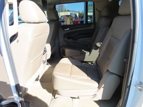 Used 2016 Chevrolet Suburban LT image 11