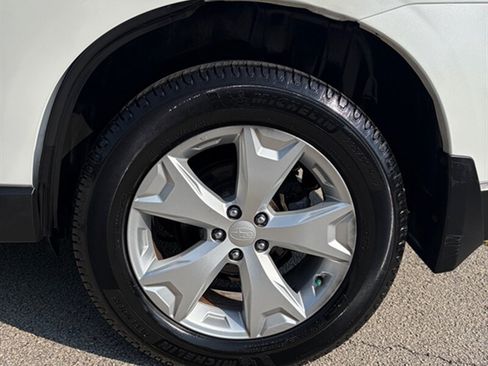 Used 2014 Subaru Forester 2.5i Premium AWD/4WD image 26