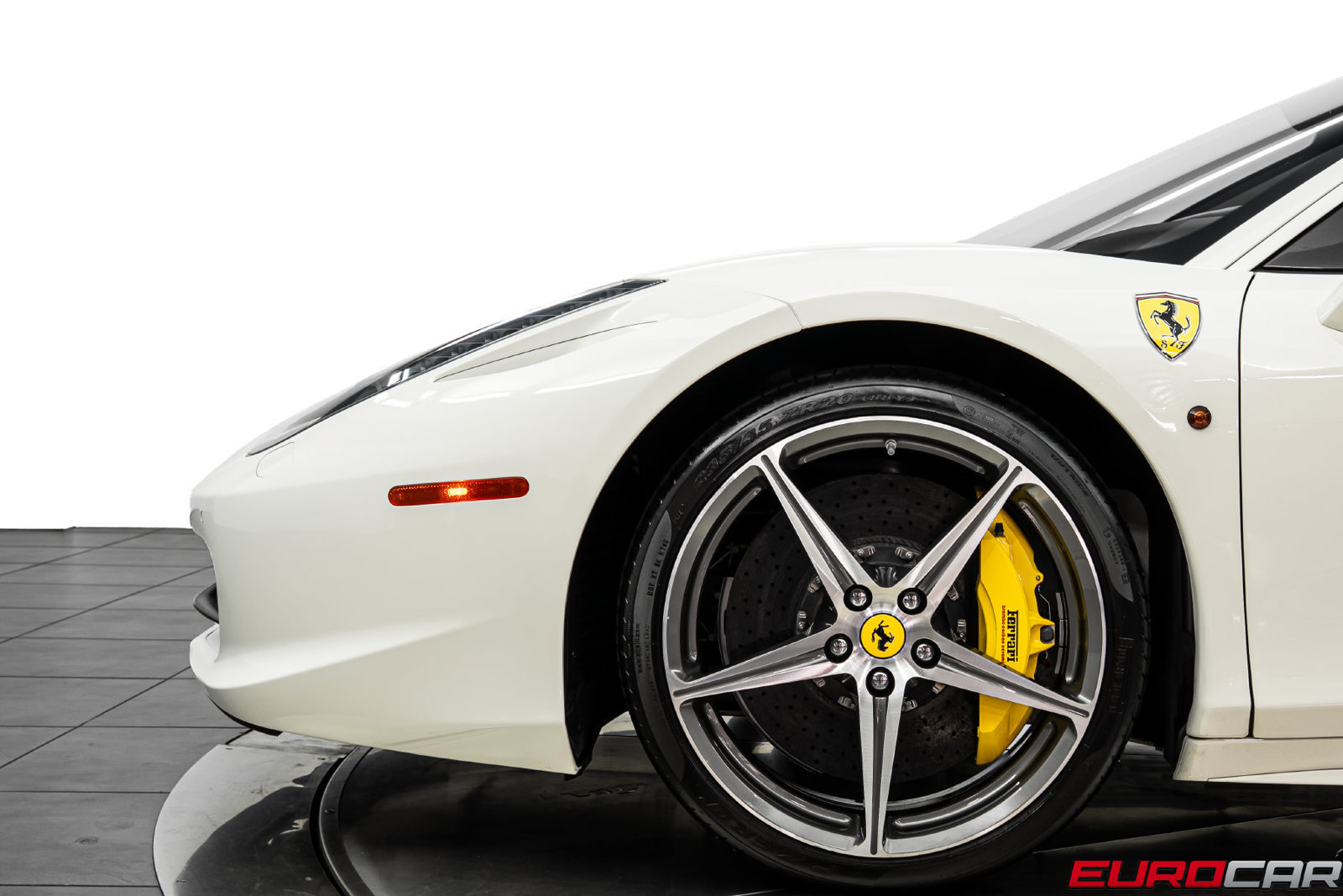 Used 2015 Ferrari 458 Italia Coupe RWD image 14
