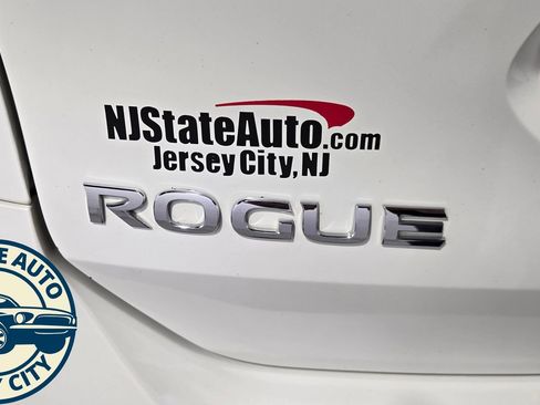 Used 2018 Nissan Rogue SL w/ Premium Package AWD/4WD image 32
