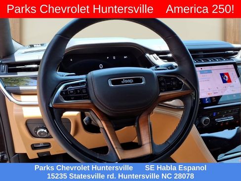 Used 2025 Jeep Grand Cherokee L Summit w/ Advanced Protech Group IV AWD/4WD image 3