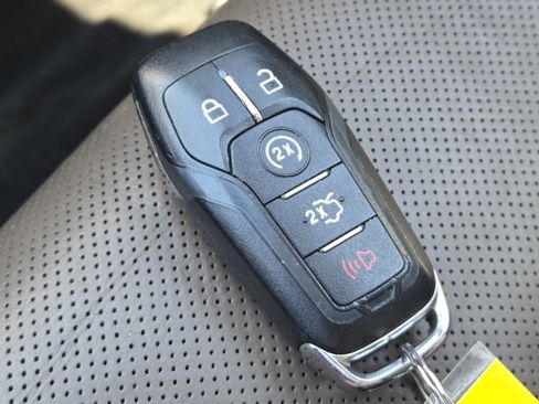 Used 2013 Lincoln MKZ FWD image 31