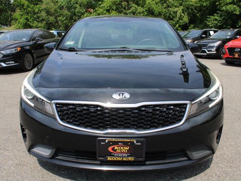 Used 2017 Kia Forte LX FWD image 3
