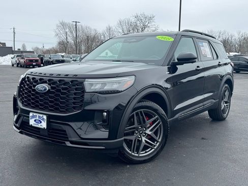 Used 2025 Ford Explorer ST-Line w/ ST-Line Street Pack image 30