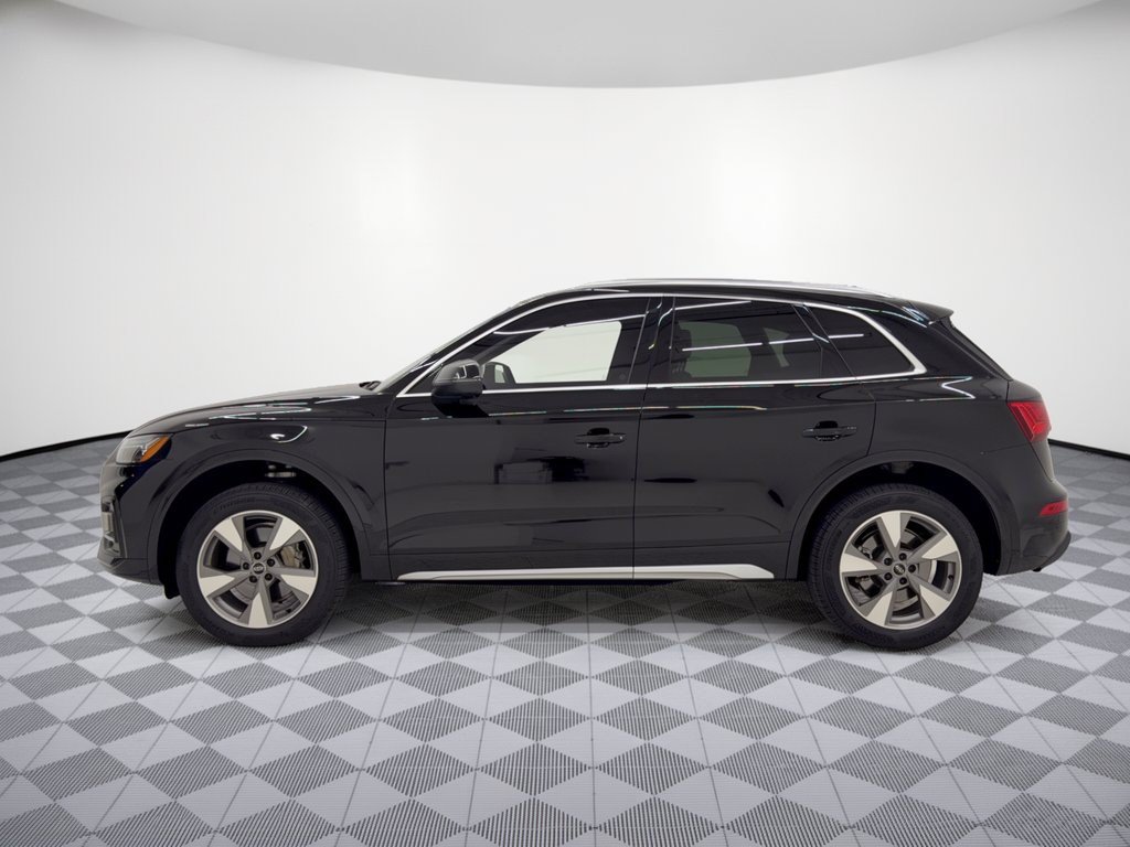 Used 2023 Audi Q5 2.0T Premium Plus w/ Premium Plus Package AWD/4WD image 2