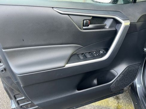 Used 2025 Toyota RAV4 LE image 20